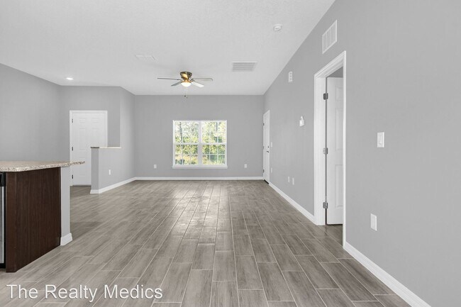 Building Photo - 3 br, 2 bath House - 2782 Wright Ave SE