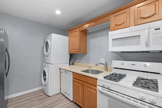 Building Photo - 8689 Greenbelt Rd