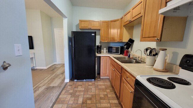 Building Photo - 1164 32nd St