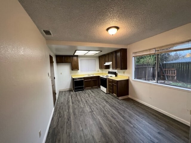 Building Photo - 5813 Hazel Ave