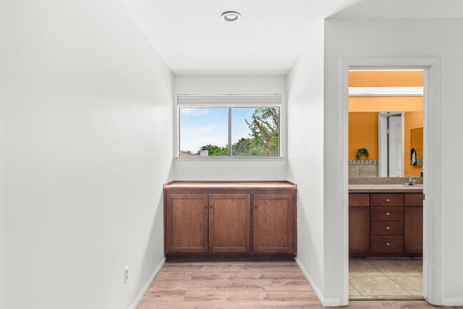 Building Photo - 1696 Caminito Aliviado