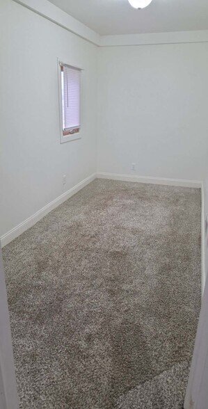 Building Photo - 1110 Lake St