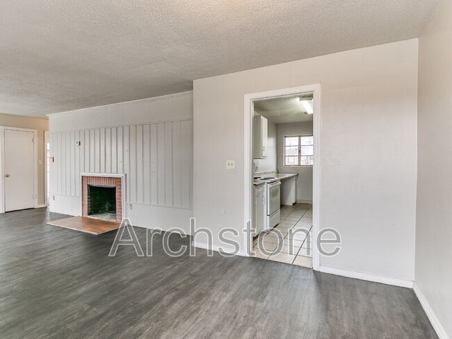 Building Photo - 1308 Kinkaid Dr