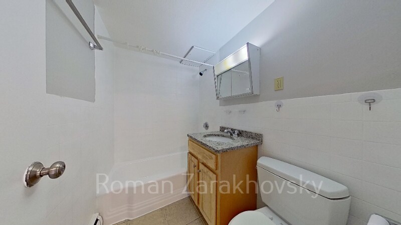 Building Photo - 112 Babcock St