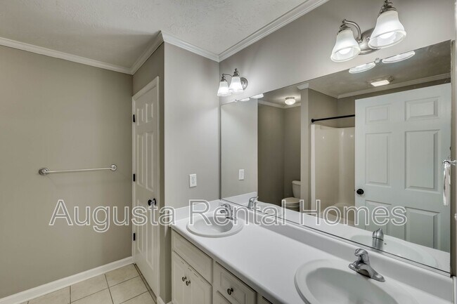 Building Photo - 1054 Grove Landing Ln