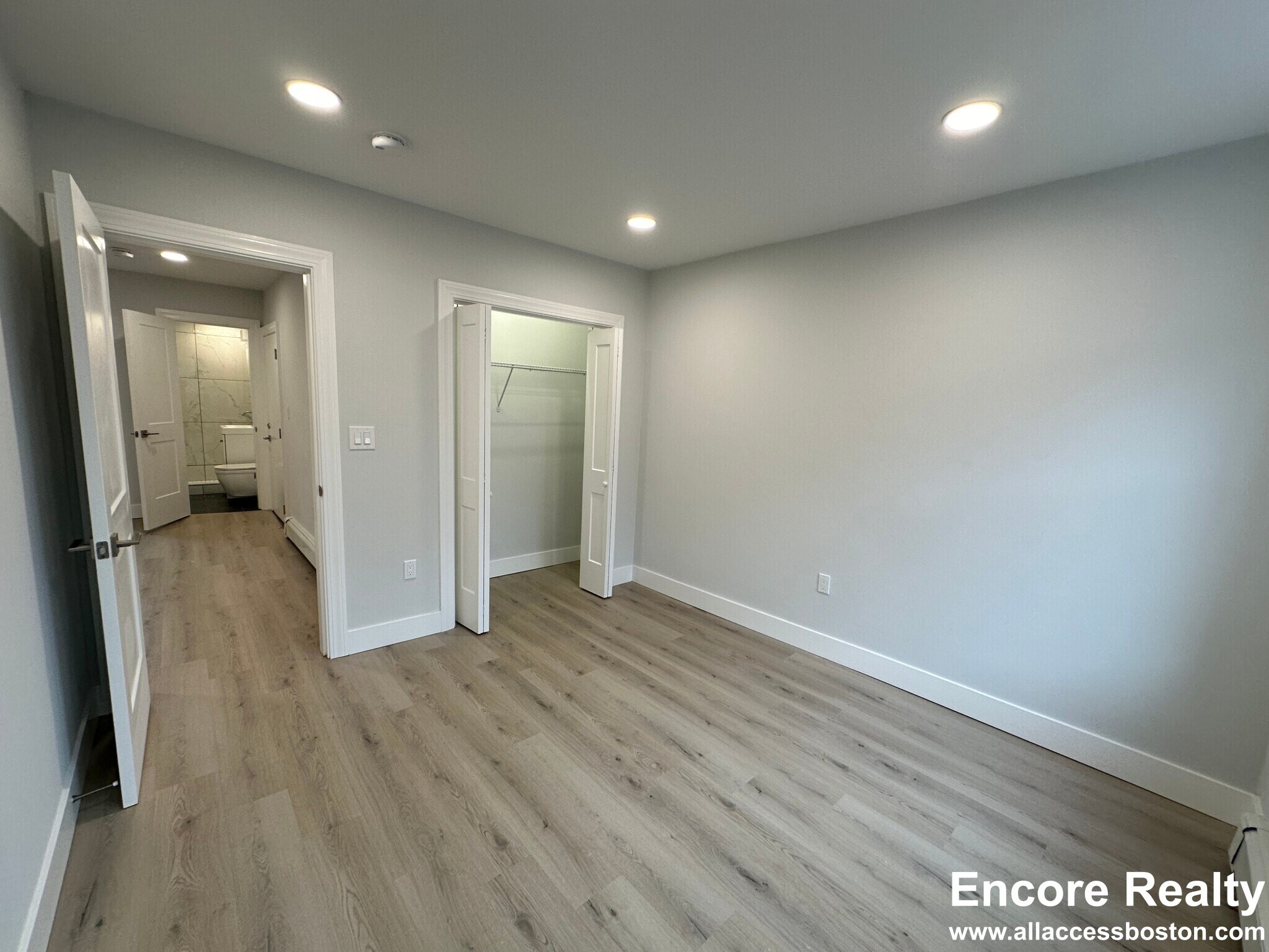 Building Photo - 47 Joy St