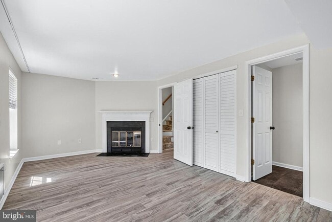 Building Photo - 7123 Gresham Ct E