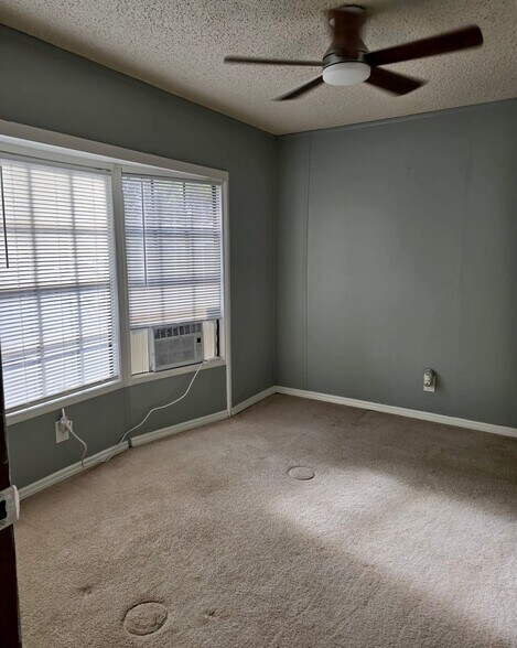 Building Photo - 3149 Anthony Dr