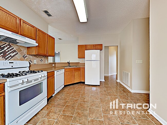 Building Photo - 3424 International Village Dr W