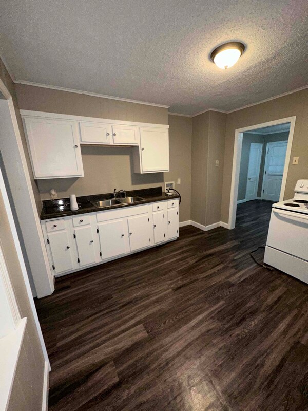 Building Photo - 769 Hilton St