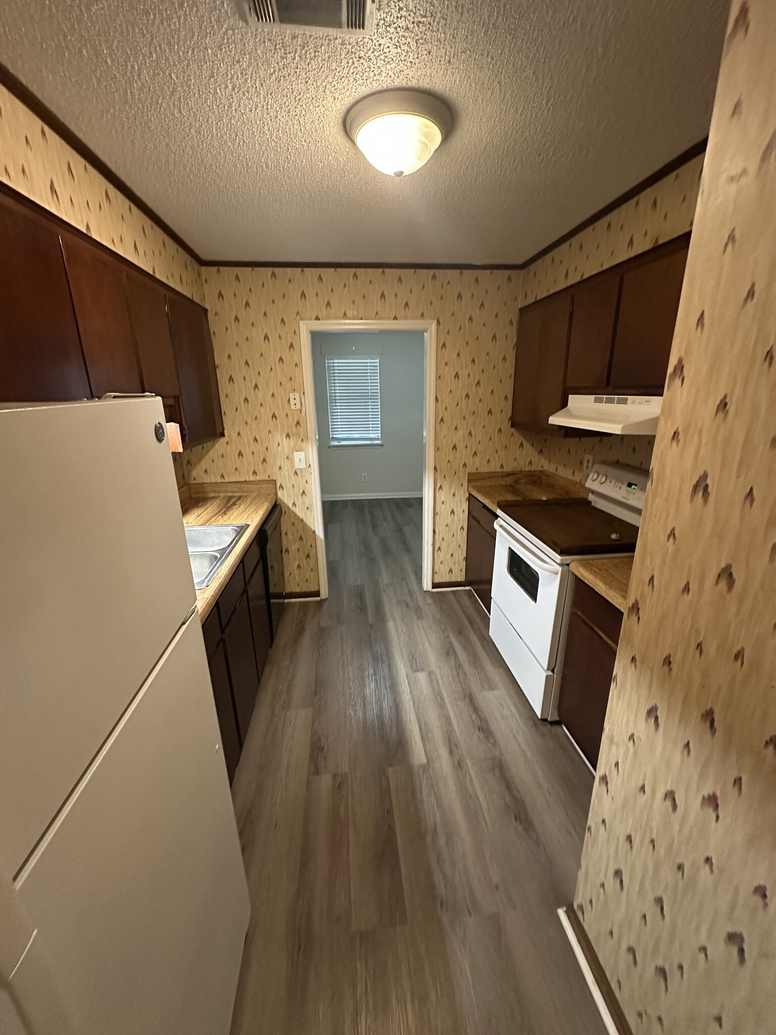 Building Photo - 104 Samarya Ln