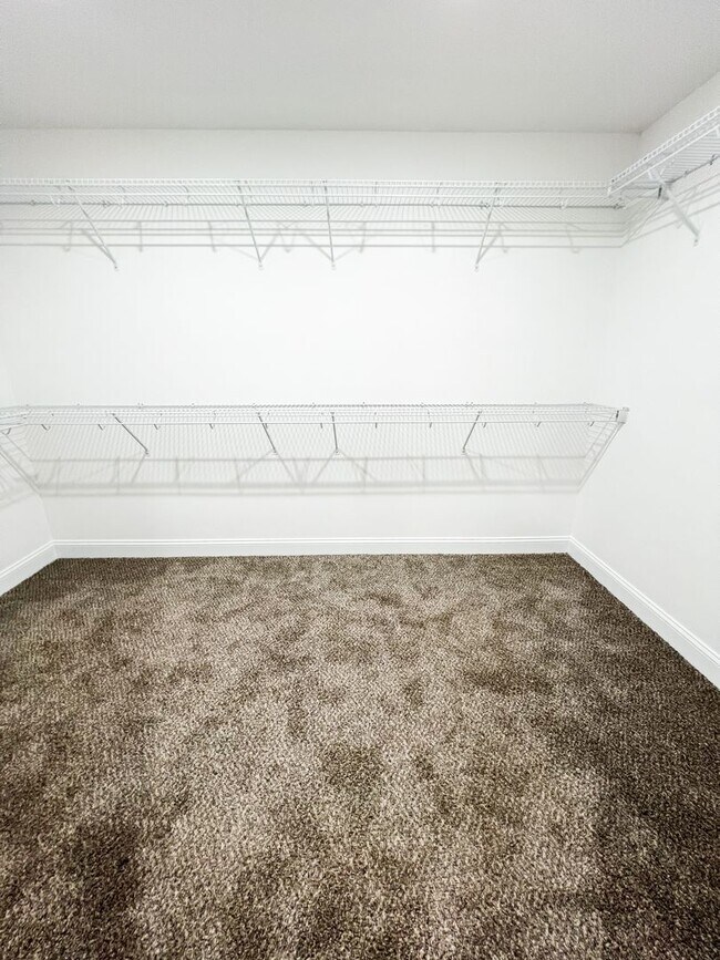 Building Photo - Move-In Specials Available! Beautiful Sing...
