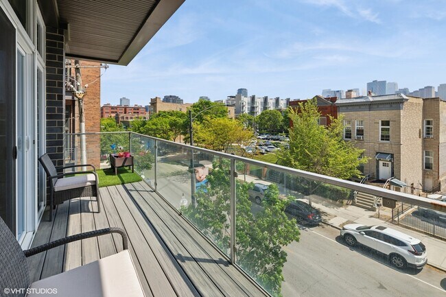 Building Photo - 236 S Racine Ave