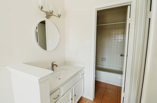 Building Photo - 18511 Egret Bay Blvd