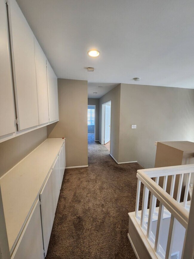 Building Photo - 4 Bedroom House in Eastlake - Championship Classics Community