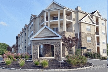 Building Photo - Cove at Riverwinds