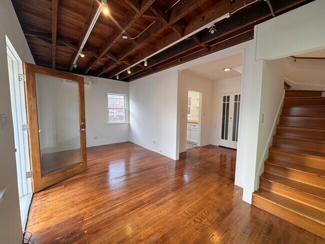 Building Photo - 1413 Abbot Kinney Blvd