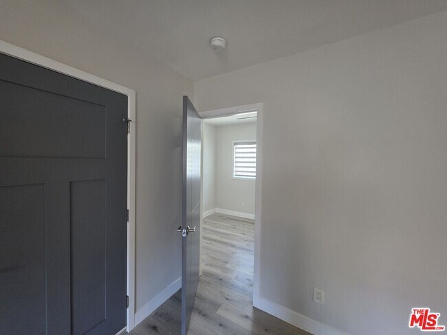 Building Photo - 1505 Cochran Ave