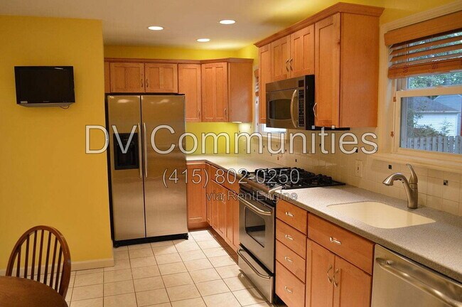 Building Photo - 23805 E Groveland Rd