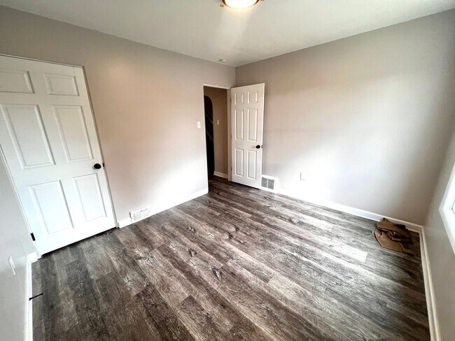 Building Photo - Aliquippa - Stunning 3 Bedroom 1 Bathroom Home
