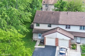 Building Photo - 1405 Merrimac Ln N
