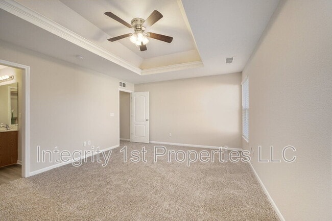 Building Photo - 8880 N Helena Ave