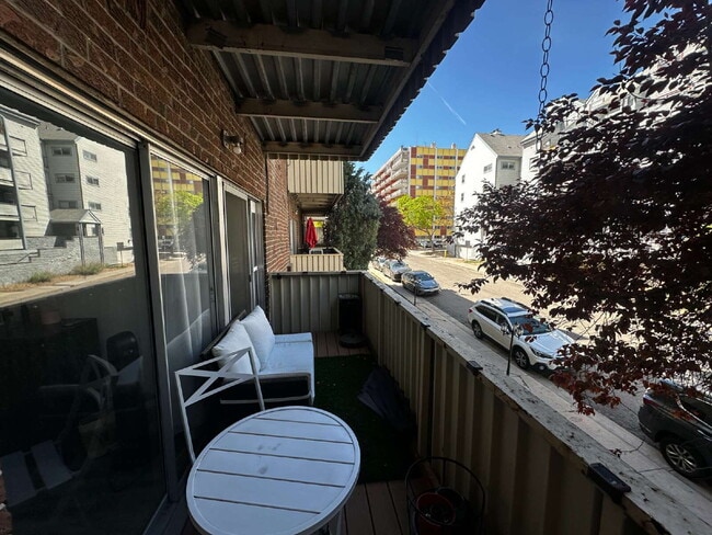 Building Photo - Available May 15th! "Chic & Cozy 1-Bed Furnished Condo in Denver's Desirable Hale Neighborhood! P...