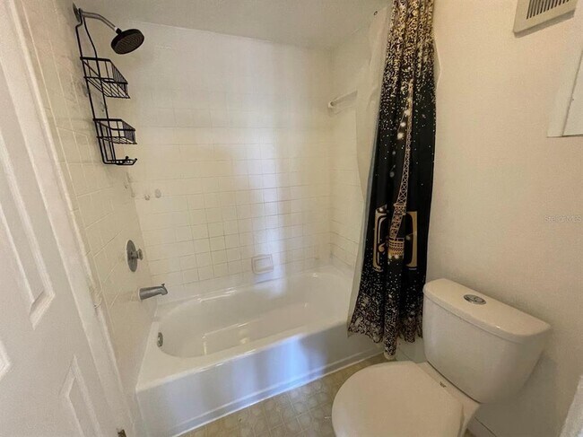 Building Photo - 2579 Countryside Blvd