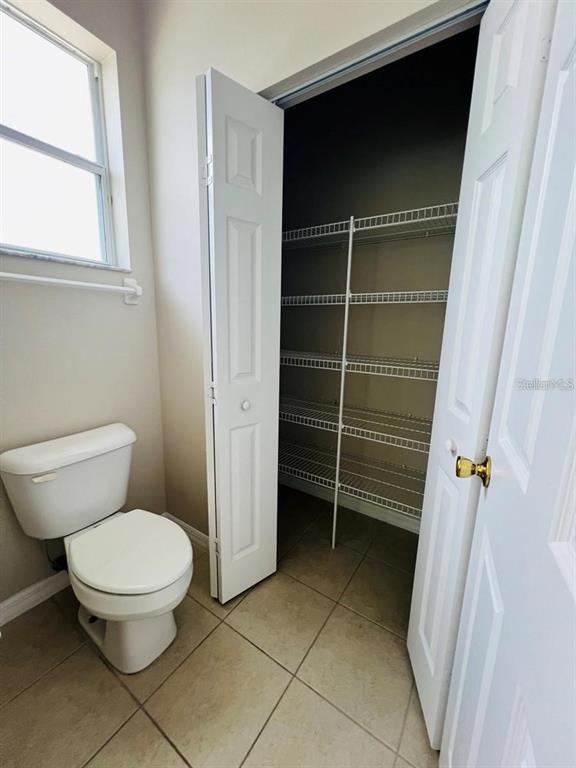 Building Photo - 121 Raintree Cir