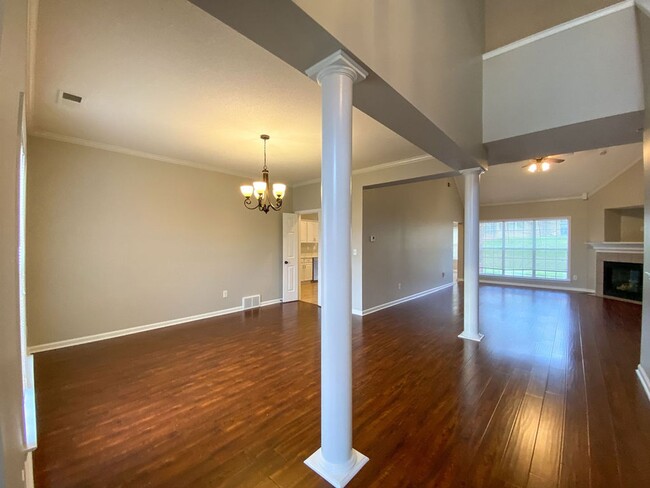 Building Photo - 5 Bedrooms with Bonus, 4 Bath Near Riverda...