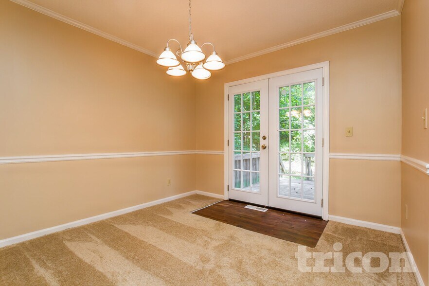 Building Photo - 1202 Holly Hills Dr SW