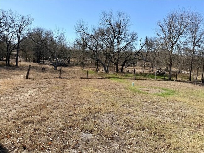 Building Photo - 107 Shady Oaks Dr