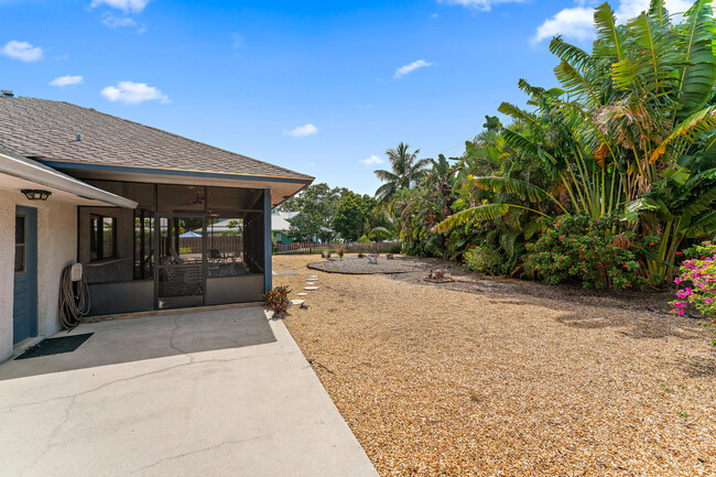 Building Photo - 4519 SE Pompano Terrace