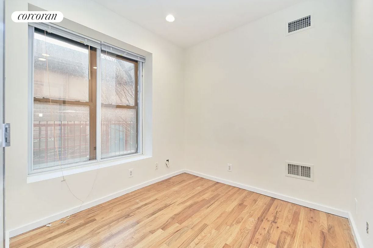 Building Photo - 1627 Park Ave