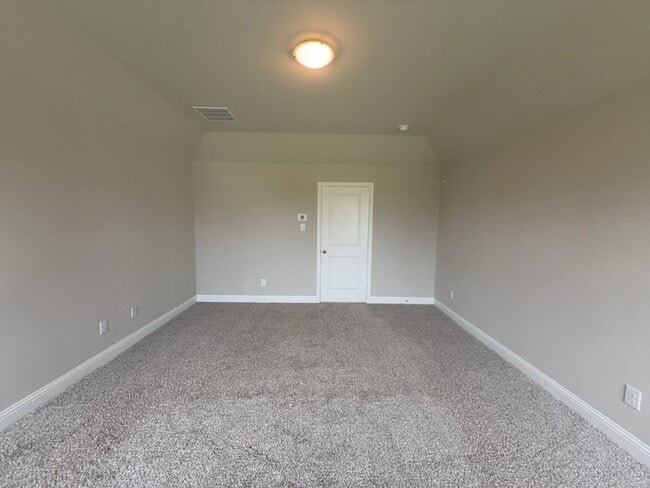 Building Photo - 612 Amenduni Ln