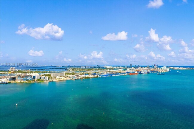 Building Photo - 808 Brickell Key Dr