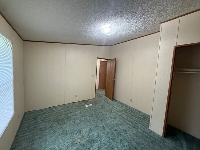 Building Photo - 3 bedroom home in Eldon, MO!