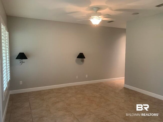 Building Photo - 30793 Pine Ct