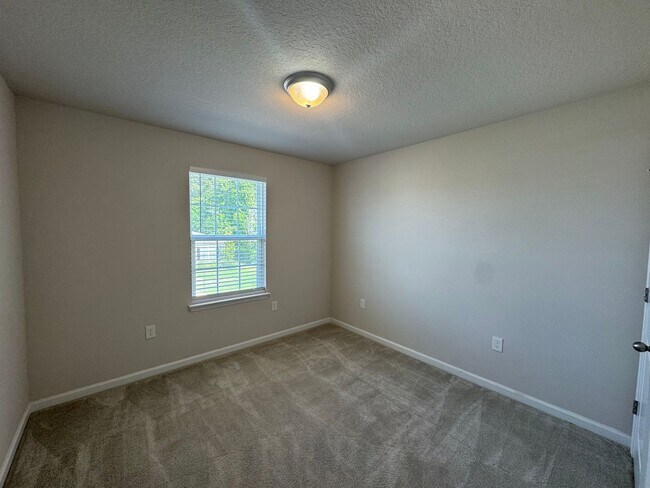 Building Photo - Ready Now: Panther Creek Two-Story Single Family Home