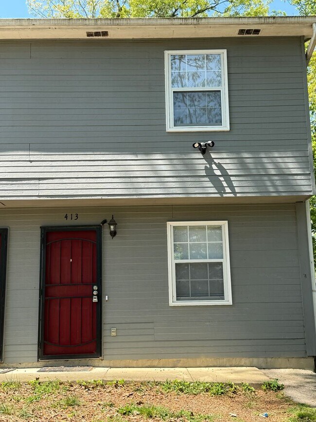 Building Photo - Cozy 2 bedroom Townhouse Close to Downton