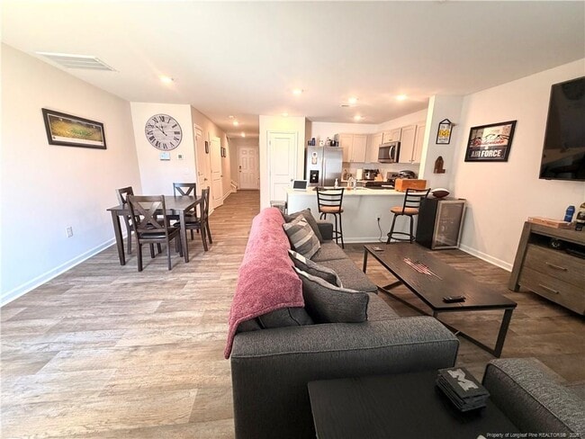 Building Photo - 106 Red Maple St