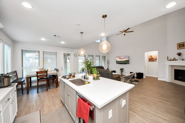 Building Photo - 5506 Onyx Fls Dr