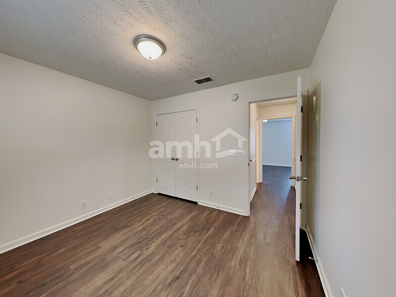 Building Photo - 1289 Dalmally Dr