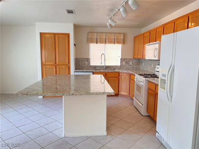 Building Photo - 10229 Abano Ct