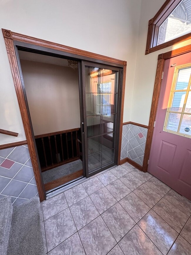 Building Photo - 27 Gordon St