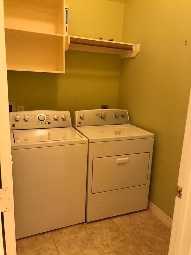 Building Photo - 11402 Softbreeze Ct