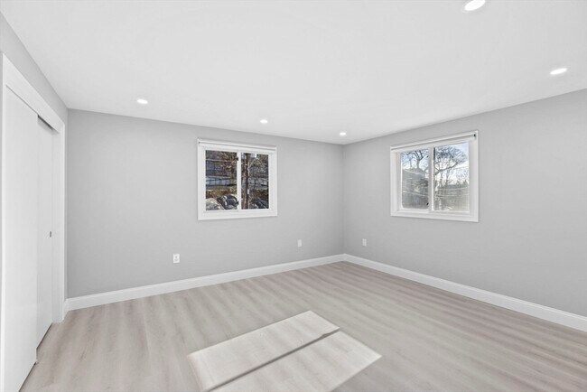 Building Photo - 245 Elm St