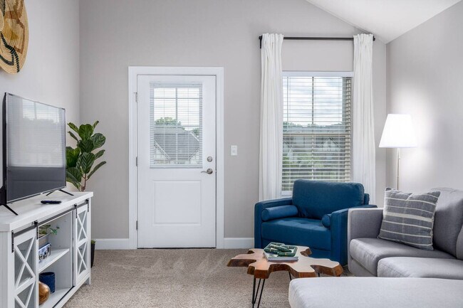 Building Photo - 740 Zumstein Ln