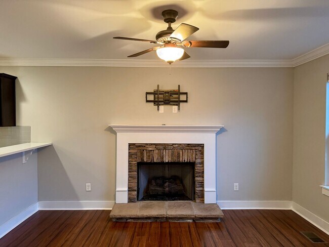 Building Photo - 6477 Olin Ln