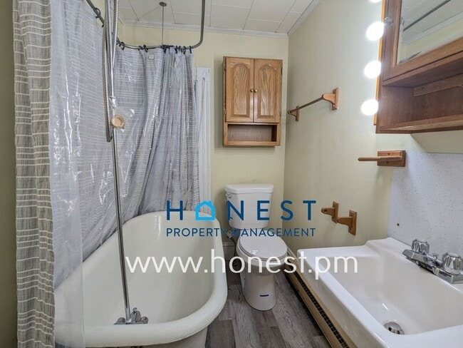 Building Photo - 3 Deeb St